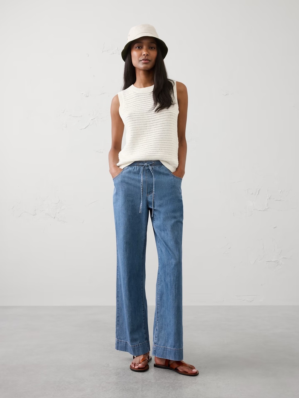 Banana Republic Factory Wide-Leg Mid-Rise Summerweight Pull-On Jean